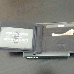 NEW - Men's Slim Leather Wallet